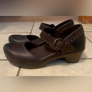 Brown leather Dansko Makenna Mary Jane clogs EU 40